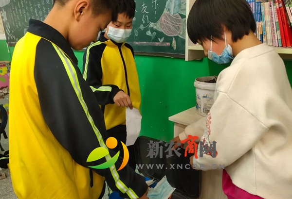 平度市古岘小学：垃圾分类践于行  添彩校园新环境3.jpg