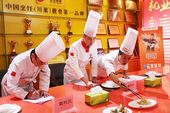成都新东方：新东方杯厨师大比武，看高手如何过招？