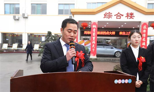 毕业季 | 愿你出走半生 归来仍是少年
