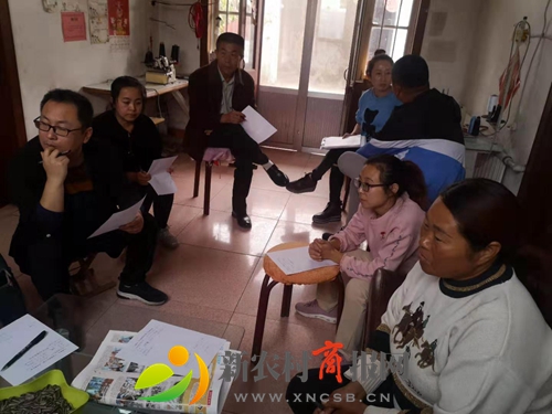 胶州市官路小学：心系群众 家访到位