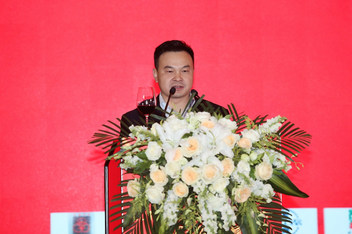 多弗集团荣获2019中国品牌年度双料大奖