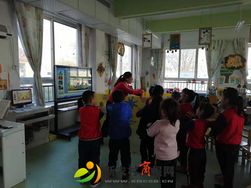 明村镇中心幼儿园开展了公开课展示培训活动