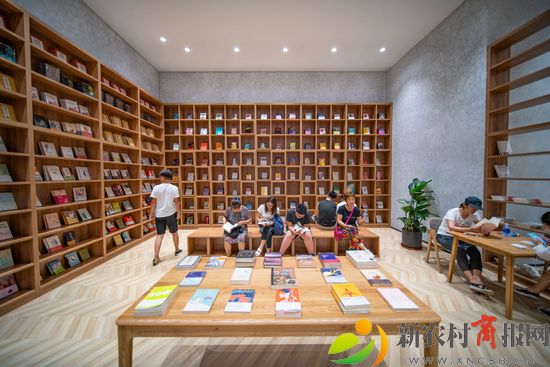 不是书店.jpg