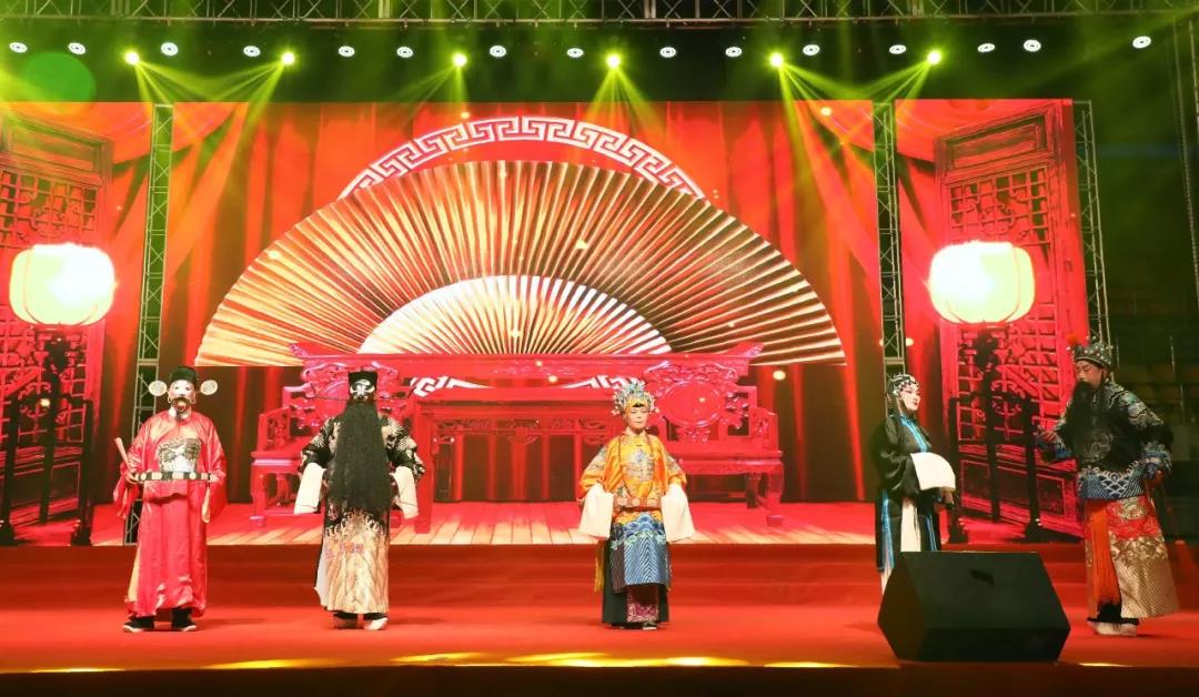  “新韵古镇悦动葛沽”群众联欢会 荣程集团捐218万支持公益