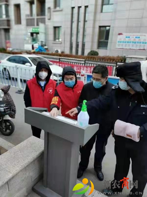 胶州谢林昌：刚下班回到小区又上岗，战“疫”中他始终在前线