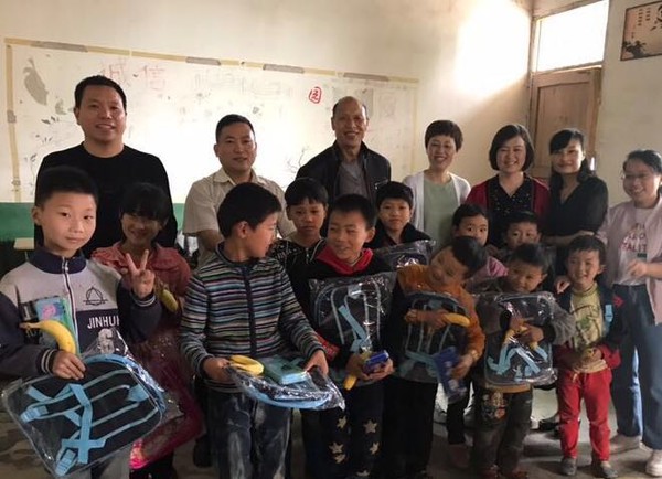 平昌县粮食和物资储备中心：“送爱心 庆六一 ”