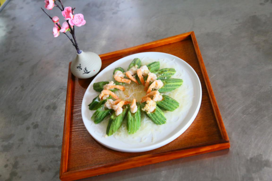 呼和浩特新东方：星级酒店主厨进校园，倾情传授舌尖上的美食艺术！