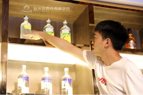 昆明欧米奇：努力，幸运自会不期而遇！