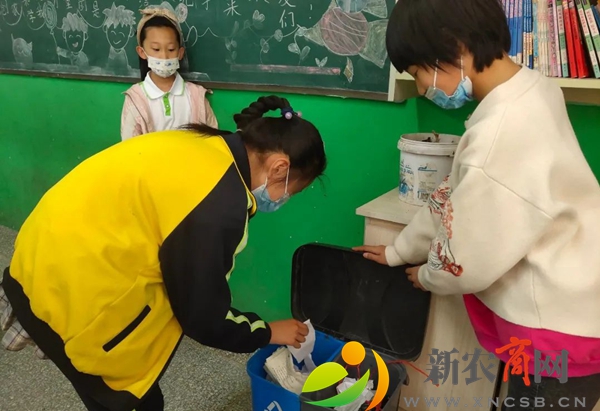 平度市古岘小学：垃圾分类践于行  添彩校园新环境2.jpg