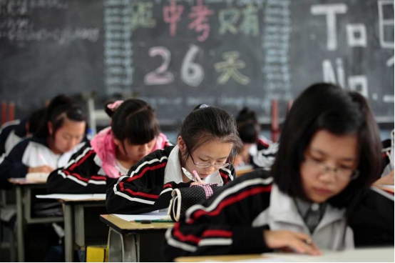初中毕业学什么技术好？学西点就业稳定薪资高