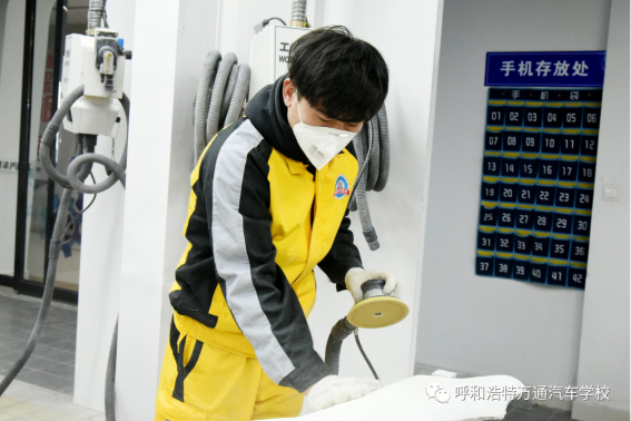 呼和浩特万通：不想给别人打工！学什么技术好赚钱