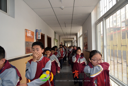 胶州市第二初级实验中学举行消防安全演练
