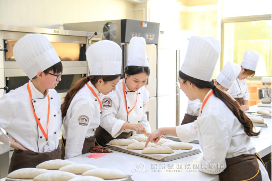 南京欧米奇：初学西点烘焙到优秀烘焙师
