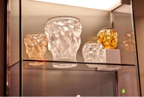 在Lalique主题城堡酒店说“晚安”