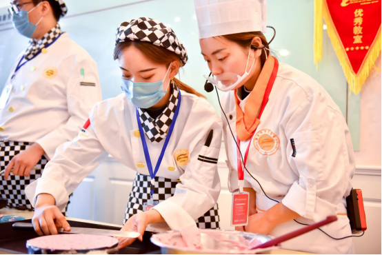 山东新东方：2020年女孩子学西点怎么样？有发展前途吗？
