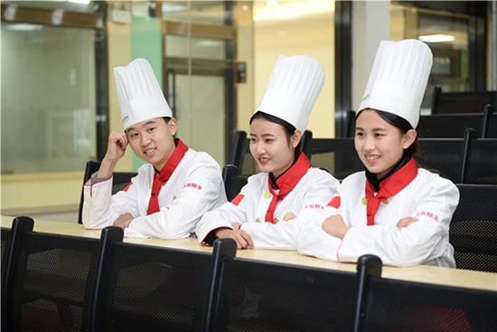 成都新东方：厨师队伍在悄悄发生改变，你知道吗？