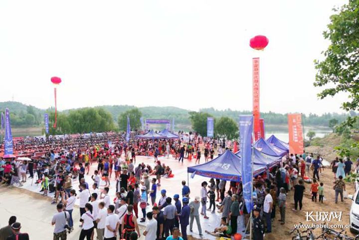 “润龙杯”2019中国·灵寿横山湖铁人三项大奖赛鸣枪开赛