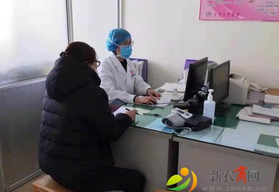 邓传凤工作图.jpeg
