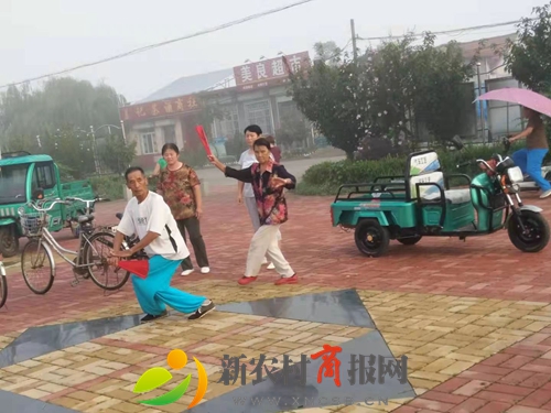 平度“沽河驿站”志愿者开展太极拳进社区 推动全民健身运动上水平