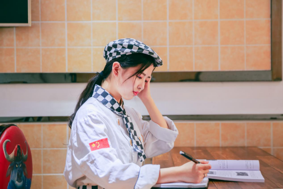 没学历？没技术？只要选对了，依然可以达到人生巅峰！