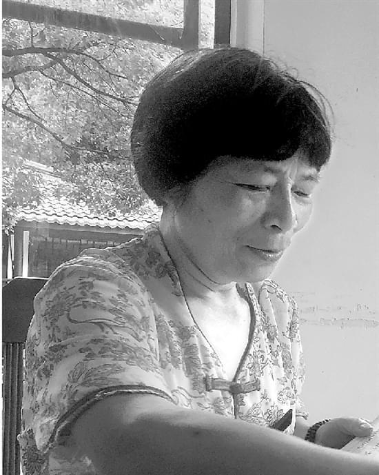 杭州相亲角：有相亲纸条上写我家是拆迁户 鼠牛谢绝