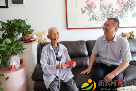 辛安街道：走访慰问老军人 开心交谈送祝福