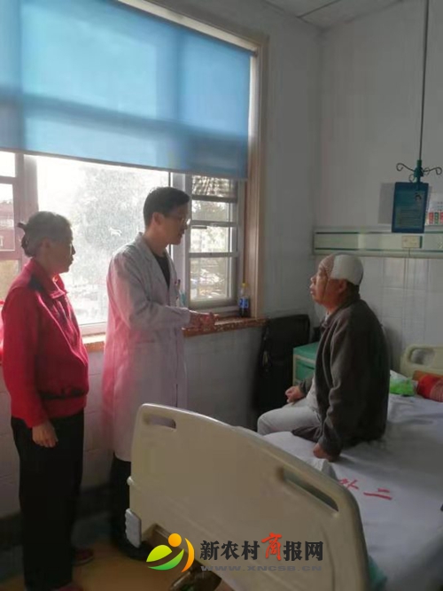 胶州市人民医院采用内镜技术与“锁孔”结合成功治疗复杂慢性硬膜下血肿