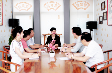 陕西女子将茯茶推向国际舞台 让世界刮起茯茶风