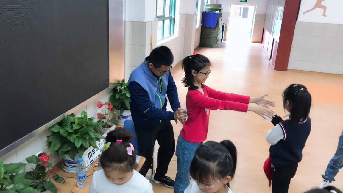 探索以脊柱健康促进视力健康 ——全国青少年脊柱与视力健康主题营侧记
