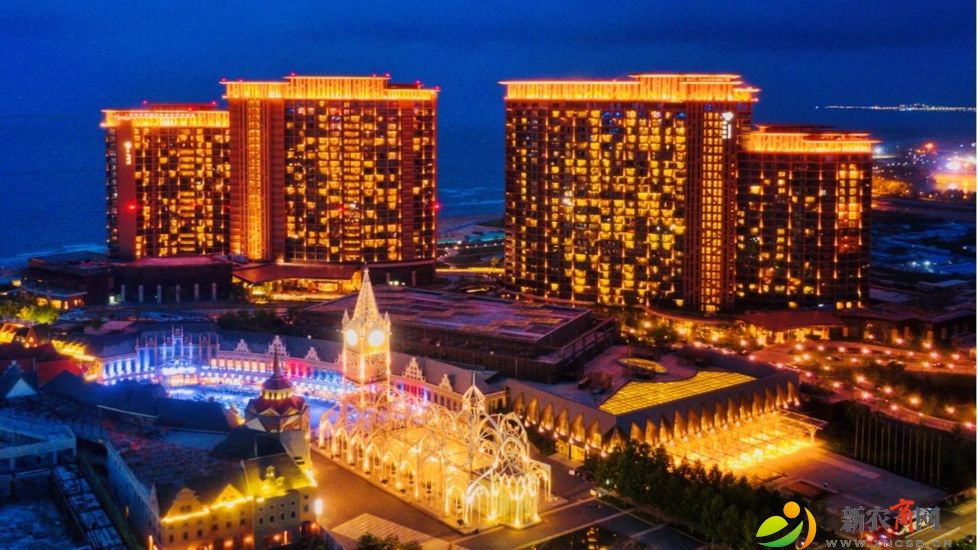 青岛红树林度假世界夜景（国家级夜间文旅消费集聚区）.jpg