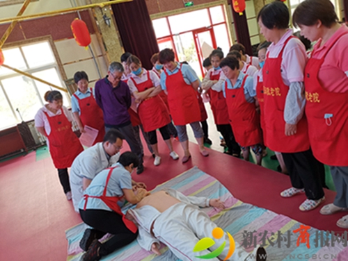 胶州市人民医院走进华福润敬老院进行急救知识培训