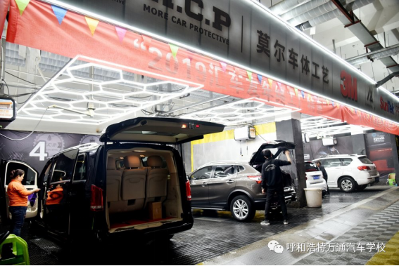 想创业？这些条件少一个都不行，呼和浩特万通助力创业学子成功当老板创业