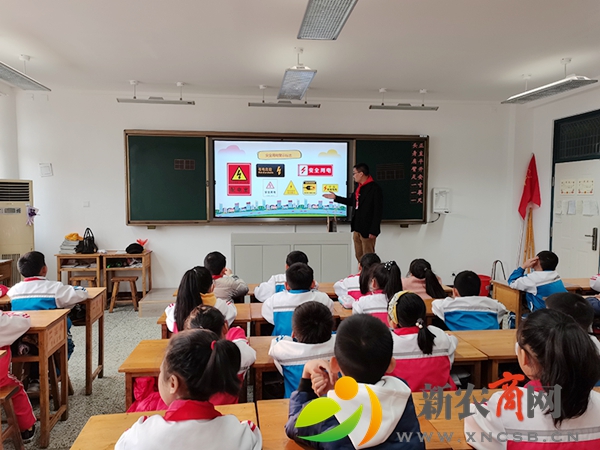 授课现场.jpg
