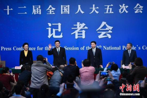 财经高官两会答疑：2017年中国经济改革怎么走？