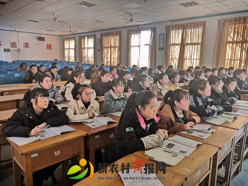 城乡携手共成长——记王发香名师工作室旧店中学送教下乡活动