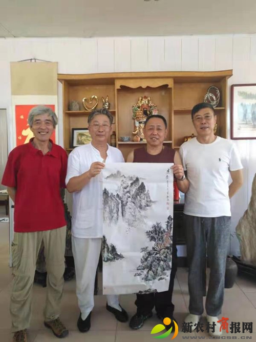 青岛牡丹书画​院：“听海观涛.礼赞建国七十周年”金秋书画笔会在红岛举行