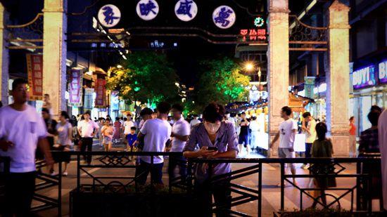 在横店“漂”了7年之后 这位“横漂”做起了“一分钟主角”
