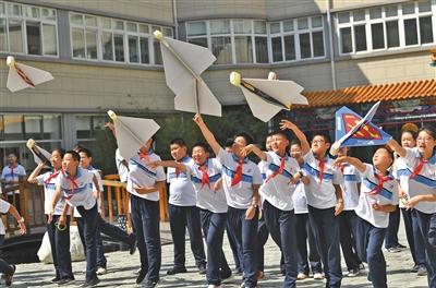 北京中小学迎来新学年 垃圾分类进入百校开学第一课