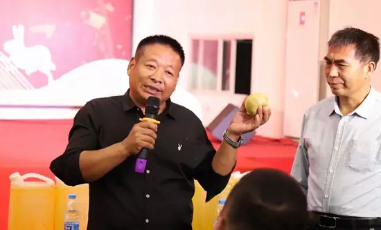 极地鹰助力脱贫攻坚暨中秋团圆会在郑圆满举行
