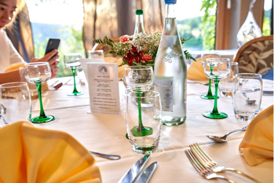 在Lalique主题城堡酒店说“晚安”