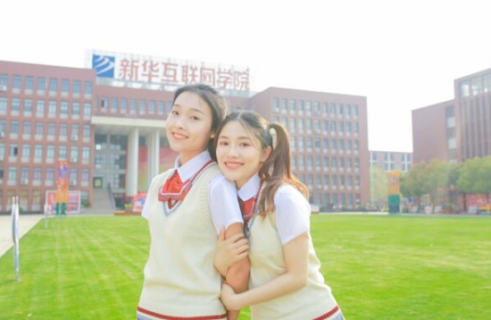 重庆新华：初高中女生成绩不理想 学什么技术好？