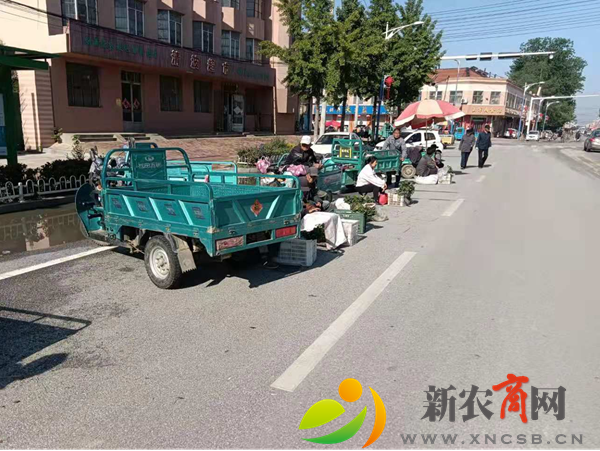 平度市白沙河执法中队积极开展市容环境维护工作1.png