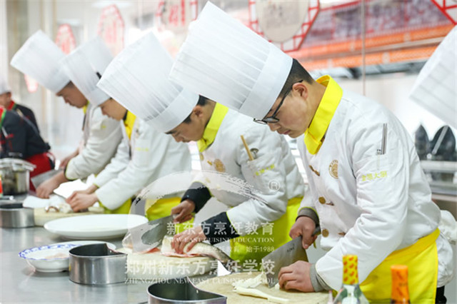 郑州新东方：2020年想高薪就业？学厨师就对了！