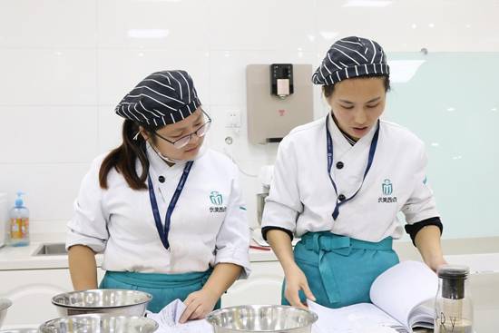 郑州的西点学校哪个好？有推荐的学校吗？