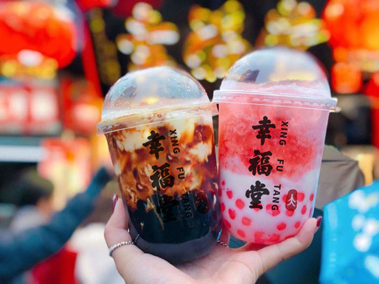 一天卖出2000杯，人人幸福堂不愧是黑糖珍珠奶茶中的王者！
