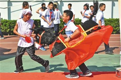 北京中小学迎来新学年 垃圾分类进入百校开学第一课