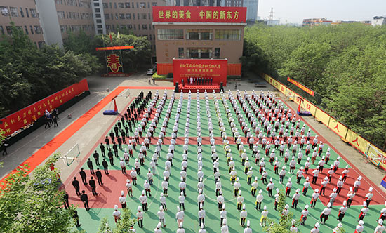 成都新东方：新东方杯厨师大比武，看高手如何过招？