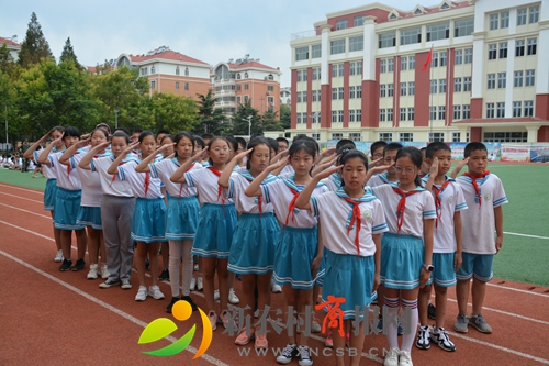 学军姿展风貌——胶州大同学子迎来别样开学礼